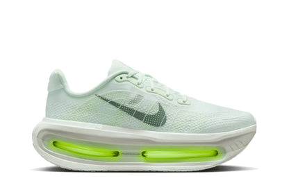 https://cdn.shopify.com/s/files/1/0897/7881/5267/files/Nike_Vomero_Premium_Barely_Volt_Verde.jpg?v=1768437811
