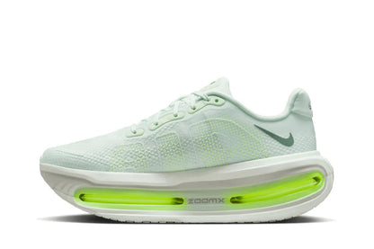 https://cdn.shopify.com/s/files/1/0897/7881/5267/files/tenis-nike-vomero-premium-barely-volt-cinza-lk-hq2050-300-1-1834102.jpg?v=1770244950